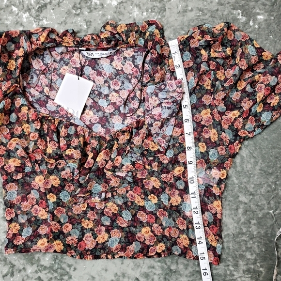 Zara Floral Ruffled Crop Top - Picture 4 of 8